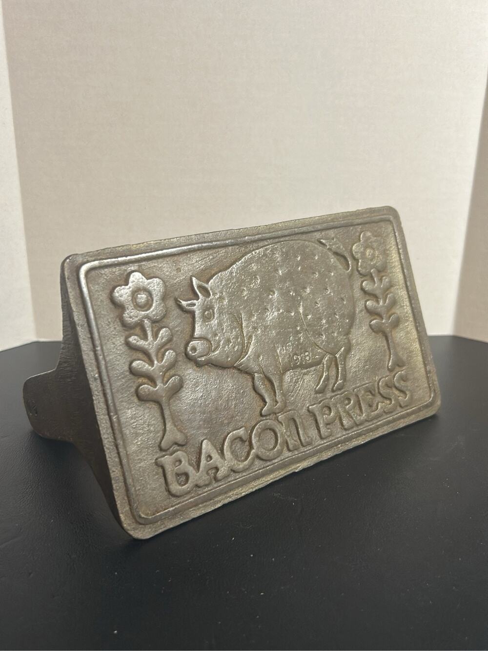 Bacon Press Cast Iron Wood Handle Grill Pressing Steak Cooking Burger Ham BBQ US